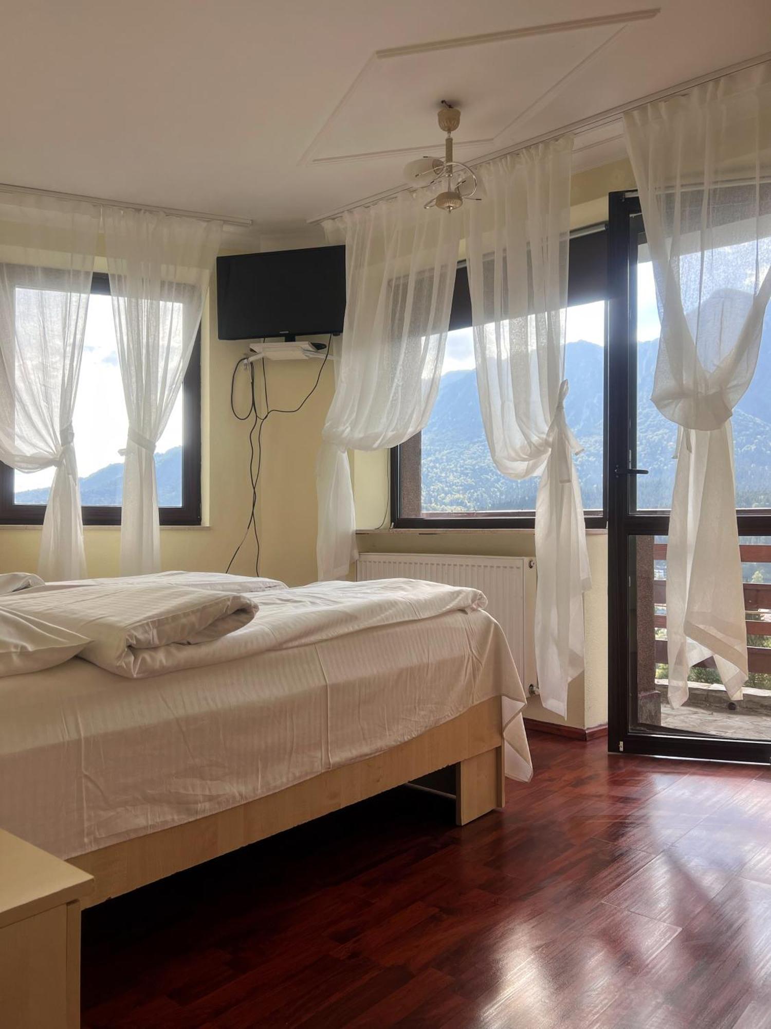 Vila Alunis บุชเตนี ภายนอก รูปภาพ