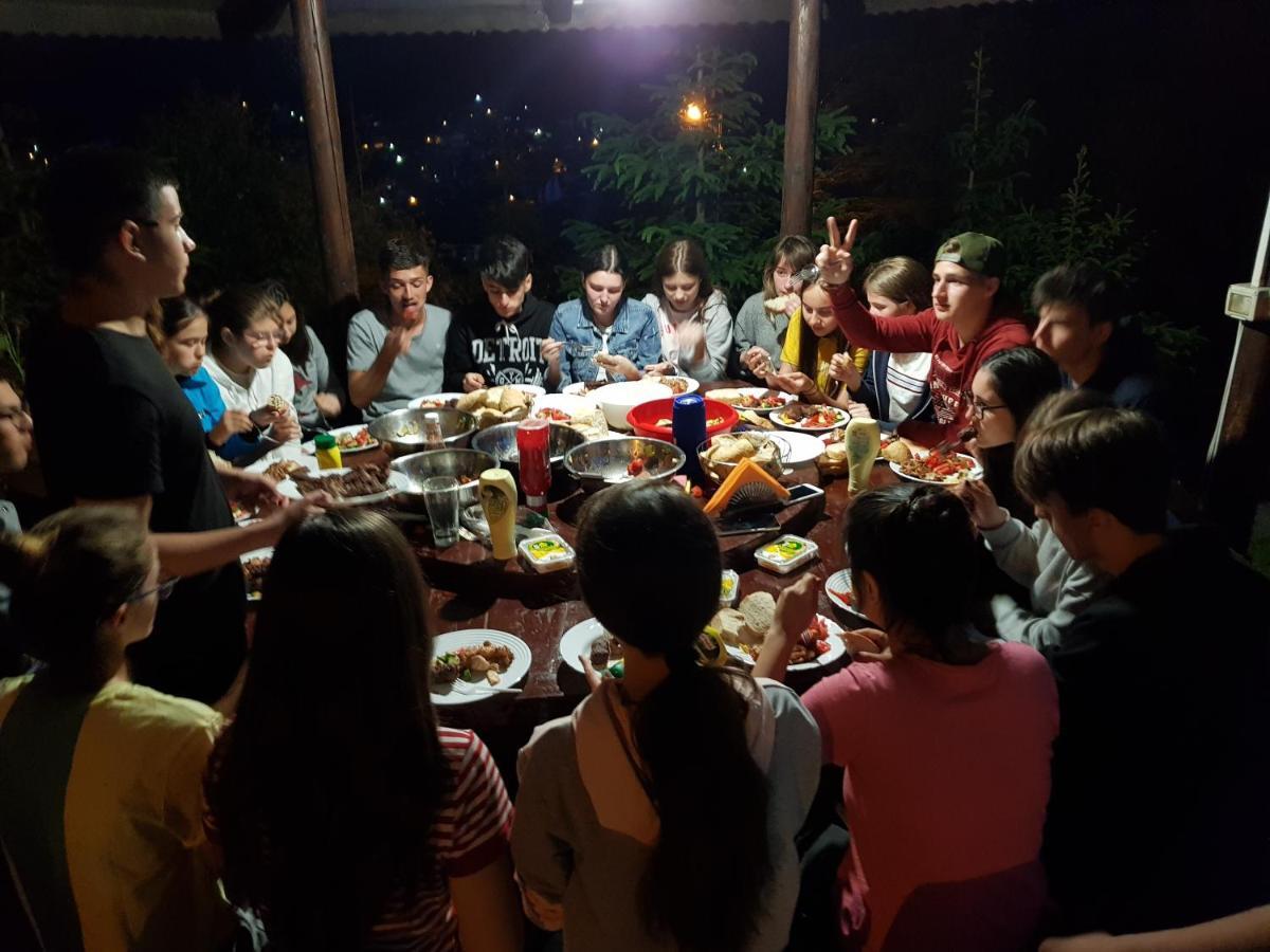 Vila Alunis บุชเตนี ภายนอก รูปภาพ